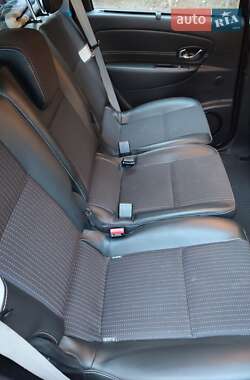 Мінівен Renault Scenic 2012 в 