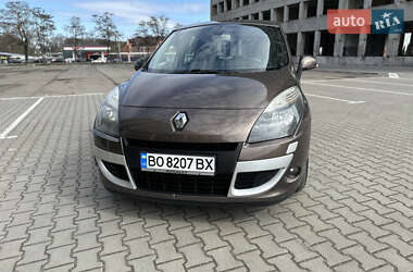 Минивэн Renault Scenic 2011 в 
