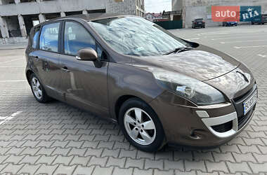 Минивэн Renault Scenic 2011 в 