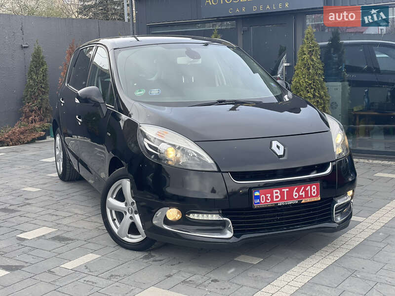 Минивэн Renault Scenic 2013 в 