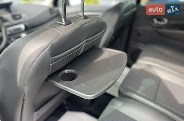 Минивэн Renault Scenic 2013 в 