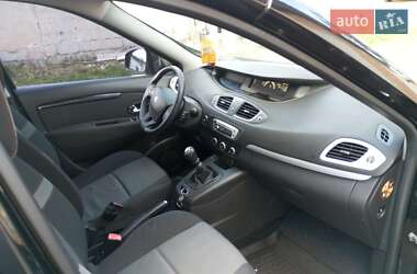 Минивэн Renault Scenic 2013 в 