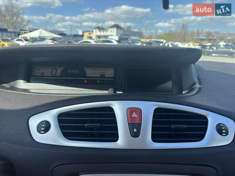 Минивэн Renault Scenic 2010 в Киеве