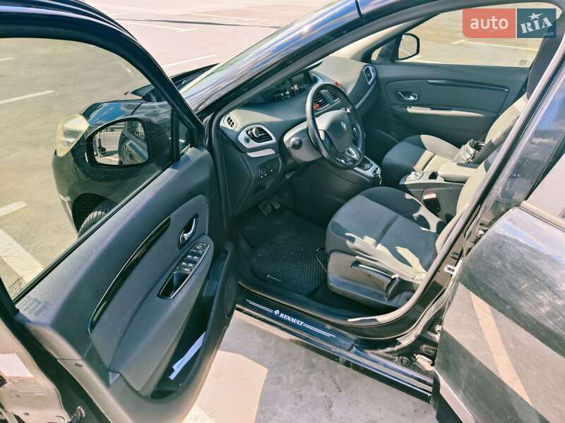 Минивэн Renault Scenic 2013 в Киеве