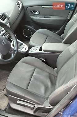 Минивэн Renault Scenic 2010 в 