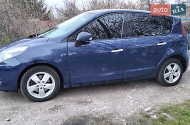 Минивэн Renault Scenic 2010 в 