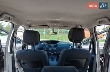 Минивэн Renault Scenic 2009 в 