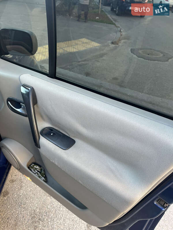 Минивэн Renault Scenic 2005 в Полтаве