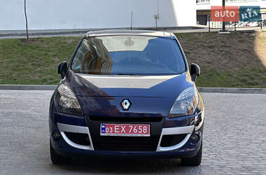 Минивэн Renault Scenic 2009 в 