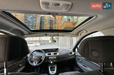 Минивэн Renault Scenic 2009 в 