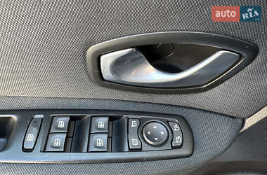 Минивэн Renault Scenic 2009 в 