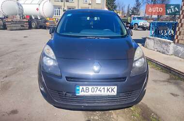 Минивэн Renault Scenic 2011 в 