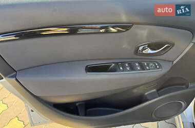 Минивэн Renault Scenic 2012 в 
