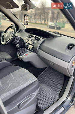 Минивэн Renault Scenic 2006 в 