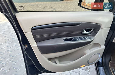 Минивэн Renault Scenic 2011 в 