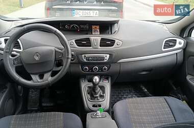 Минивэн Renault Scenic 2014 в 