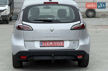 Минивэн Renault Scenic 2013 в 