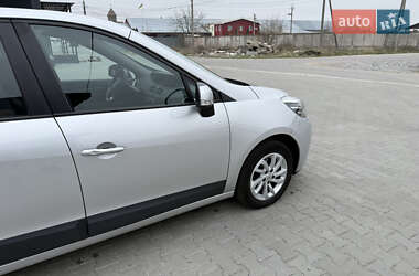 Минивэн Renault Scenic 2013 в 