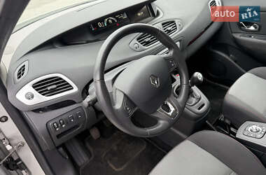 Минивэн Renault Scenic 2013 в 