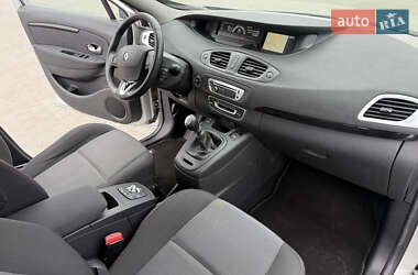 Минивэн Renault Scenic 2013 в 