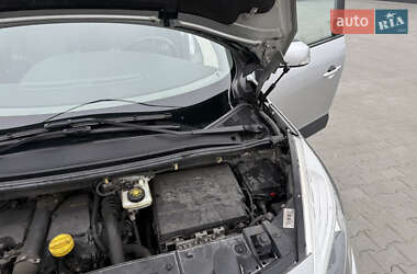 Минивэн Renault Scenic 2013 в 