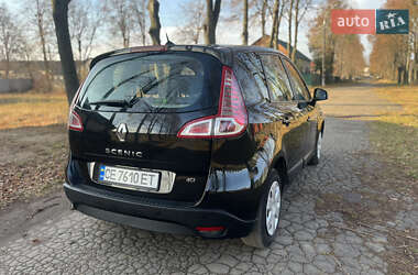 Минивэн Renault Scenic 2010 в 
