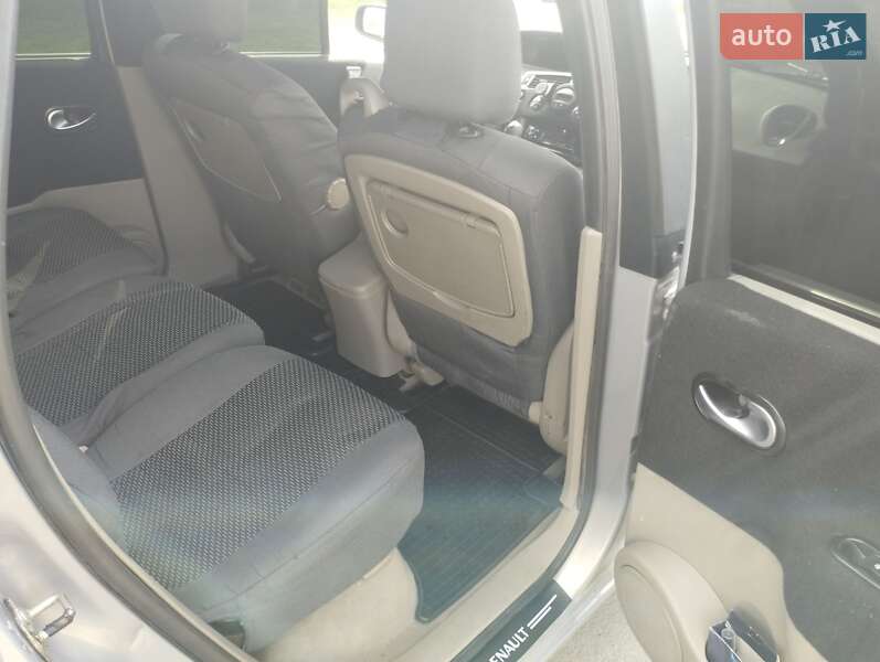 Минивэн Renault Scenic 2004 в Харькове