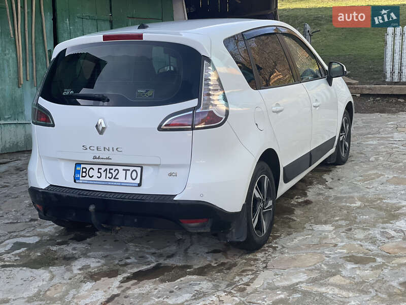 Минивэн Renault Scenic 2012 в Стрелках