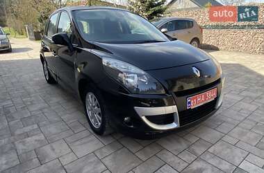 Минивэн Renault Scenic 2010 в 