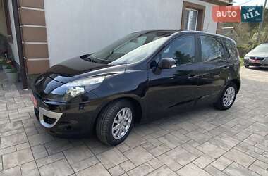Минивэн Renault Scenic 2010 в 
