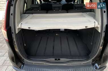Минивэн Renault Scenic 2010 в 