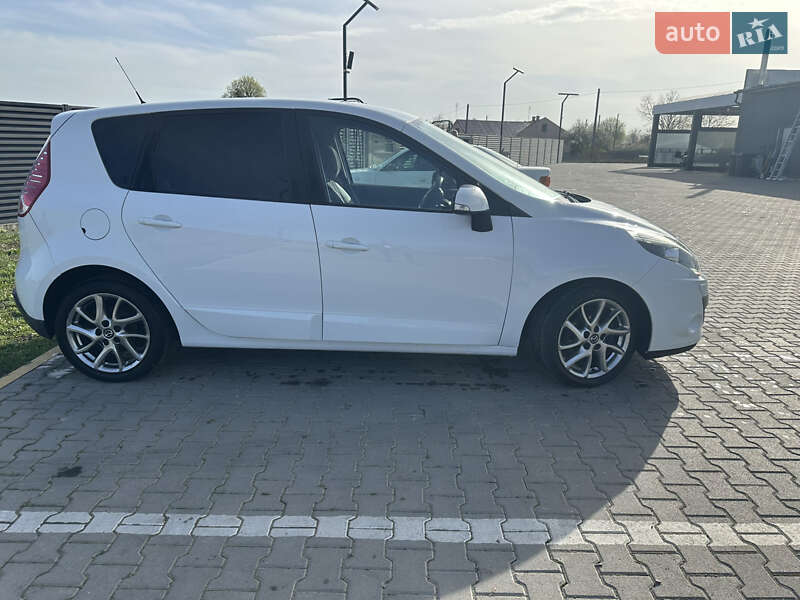 Мінівен Renault Scenic 2011 в Радехові