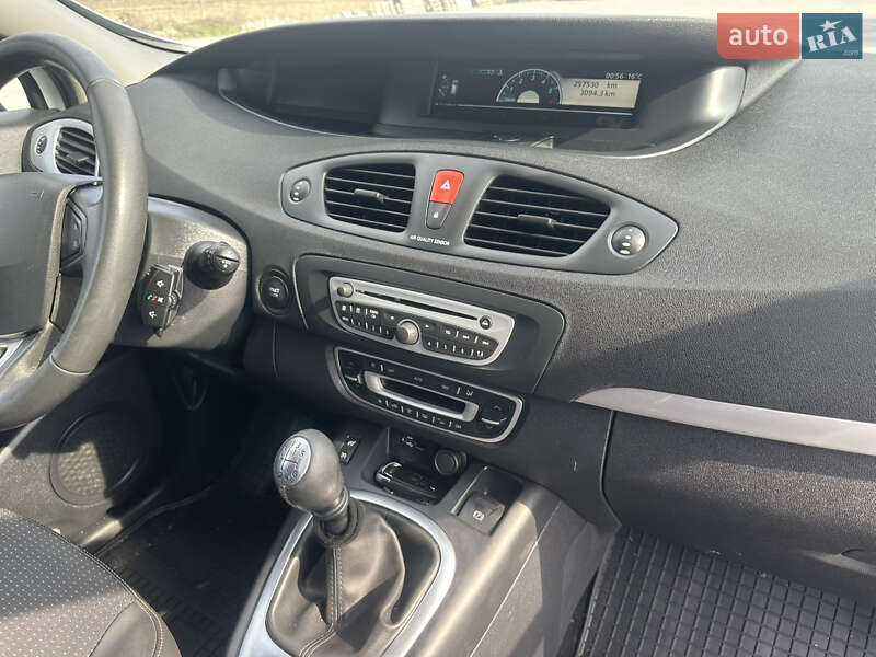 Мінівен Renault Scenic 2011 в Радехові