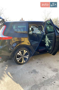 Мінівен Renault Scenic 2011 в 