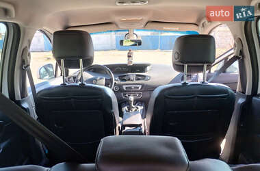 Минивэн Renault Scenic 2015 в 