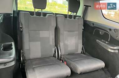 Минивэн Renault Scenic 2011 в 