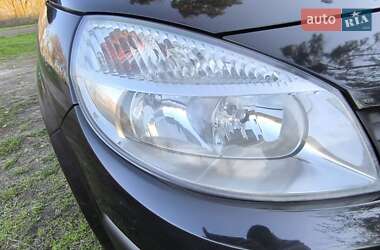 Минивэн Renault Scenic 2005 в 