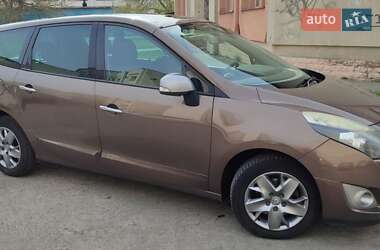 Минивэн Renault Scenic 2011 в 