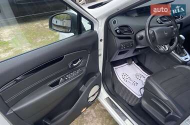 Минивэн Renault Scenic 2015 в 
