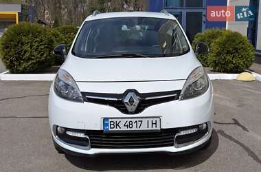 Минивэн Renault Scenic 2015 в 