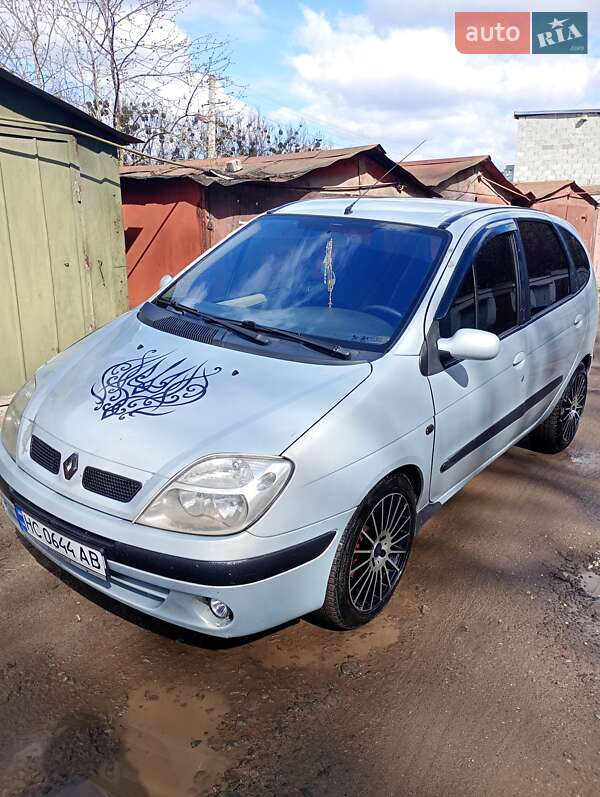 Минивэн Renault Scenic 2003 в 