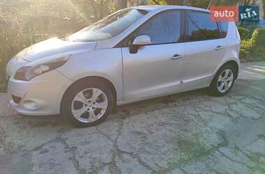 Минивэн Renault Scenic 2011 в 