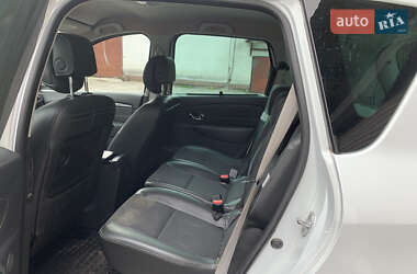 Минивэн Renault Scenic 2012 в 