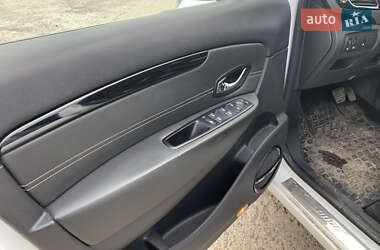 Минивэн Renault Scenic 2012 в 