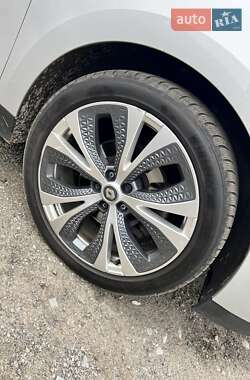 Минивэн Renault Scenic 2017 в 