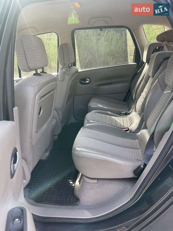 Мінівен Renault Scenic 2004 в Львові