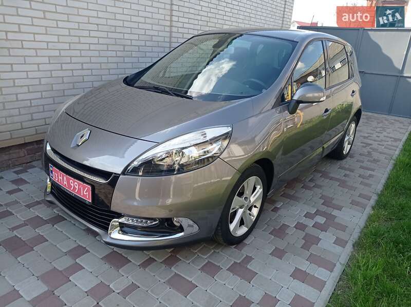 Минивэн Renault Scenic 2012 в 
