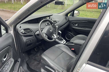 Минивэн Renault Scenic 2011 в 