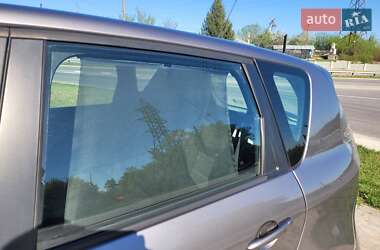 Минивэн Renault Scenic 2015 в 