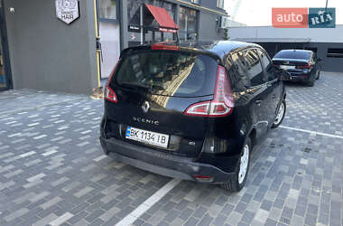 Минивэн Renault Scenic 2011 в 